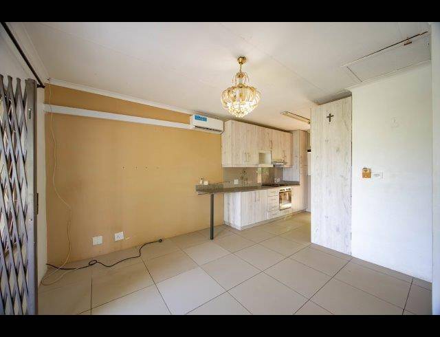 1 BEDROOM SIMPLEX FOR SALE IN QUEENSBURGH